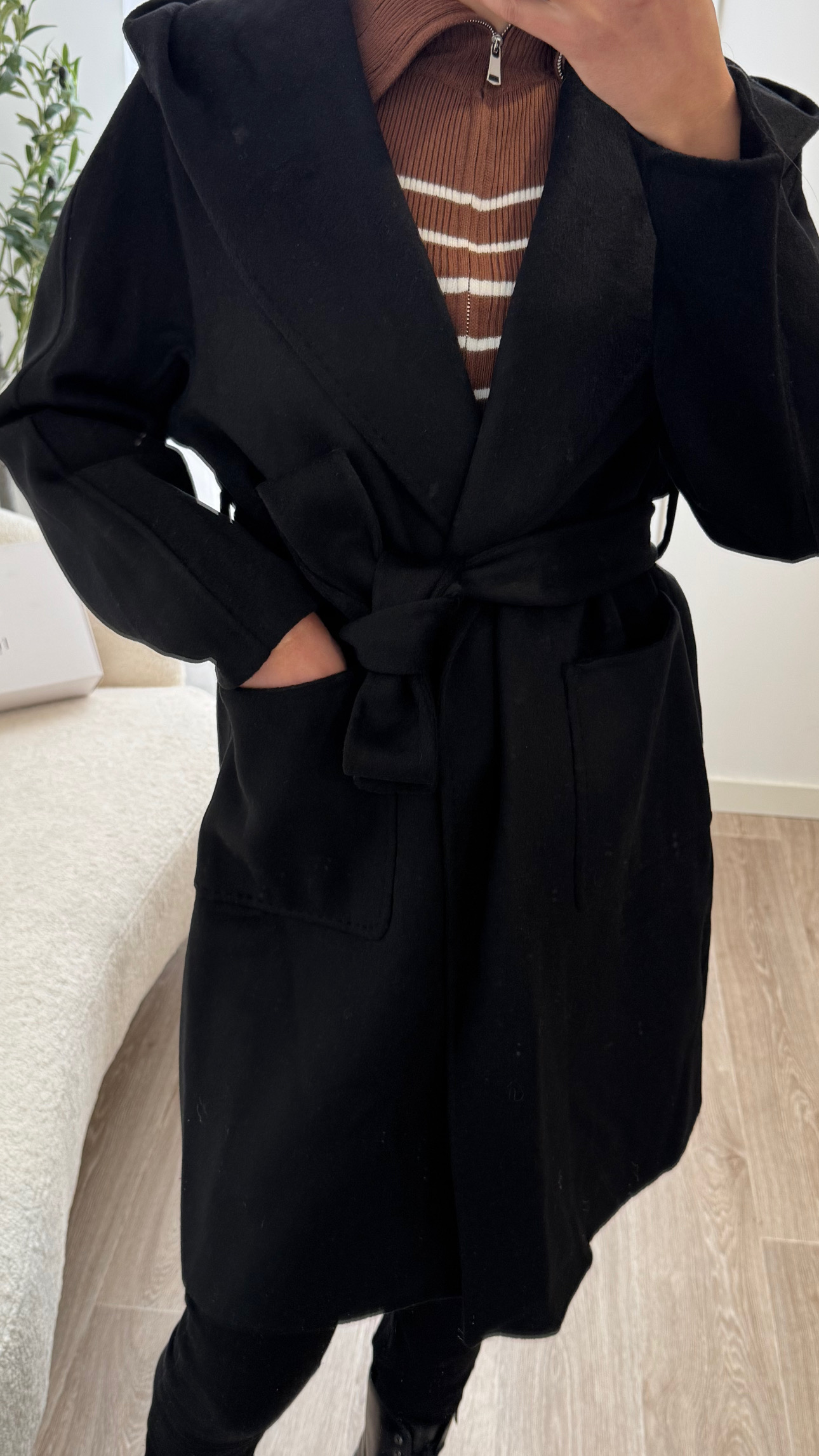 Manteau Noir Avec Capuche