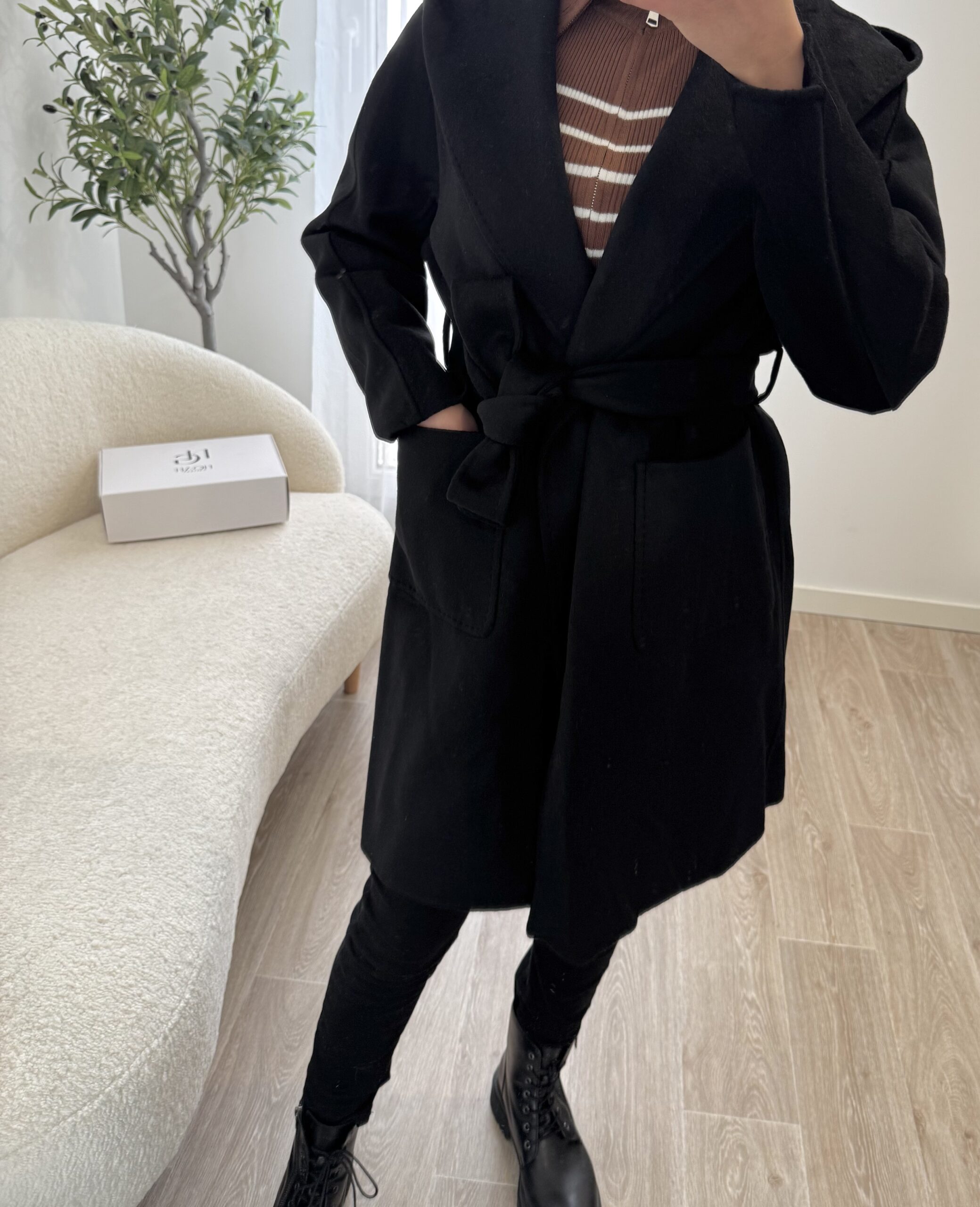 Manteau Noir Avec Capuche – Image 4