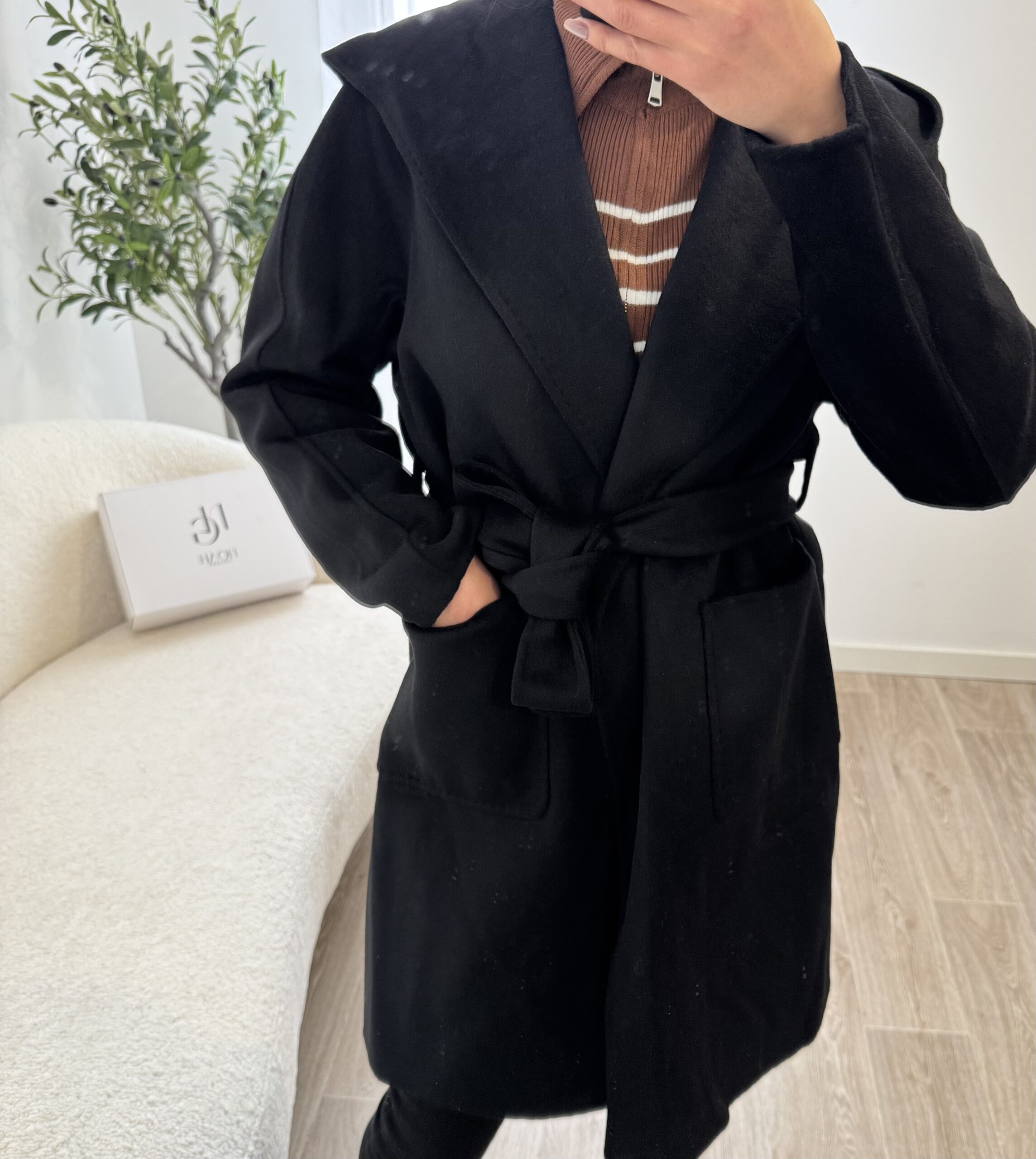 Manteau Noir Avec Capuche – Image 6