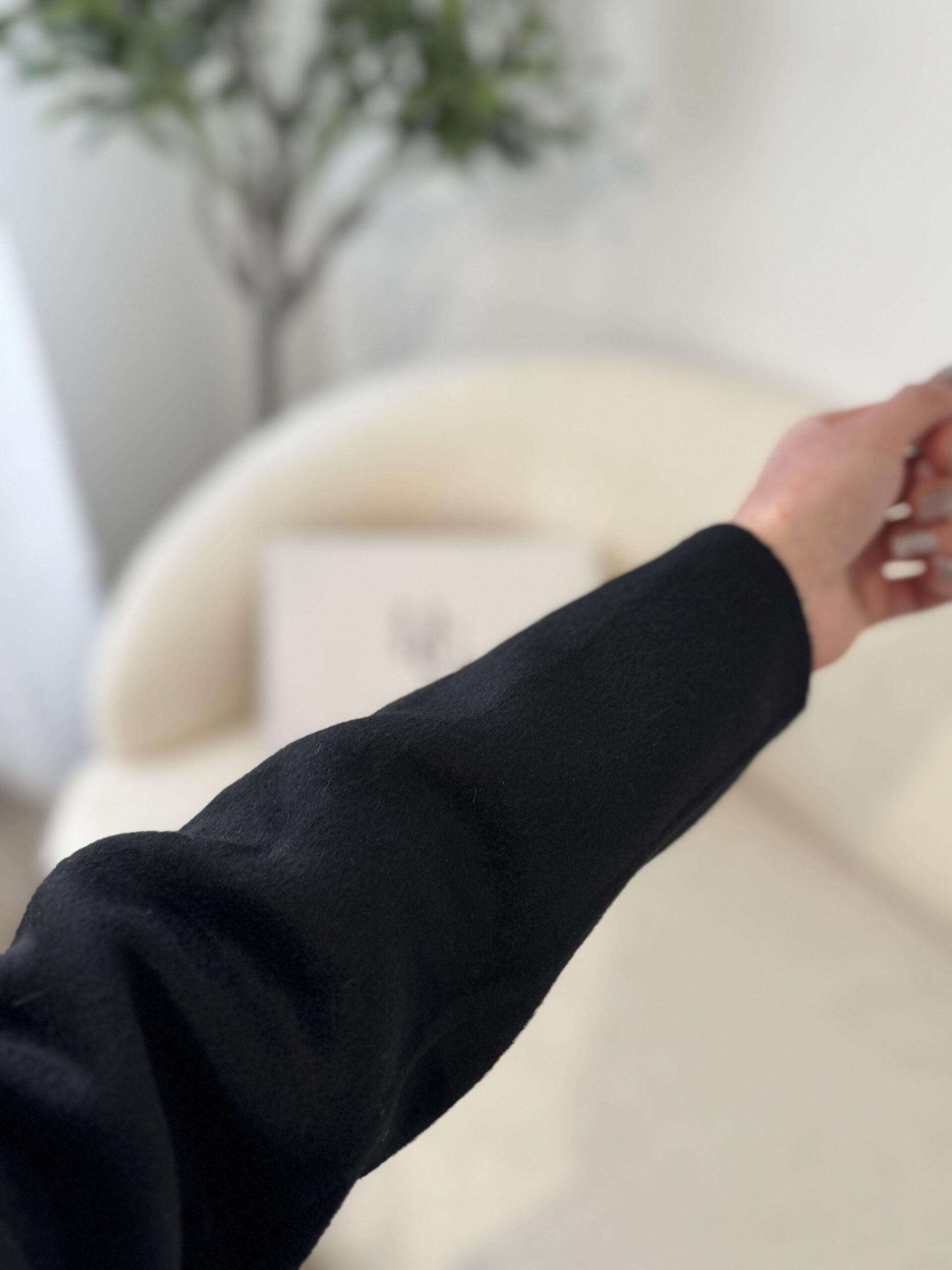 Manteau Noir En Laine – Image 4