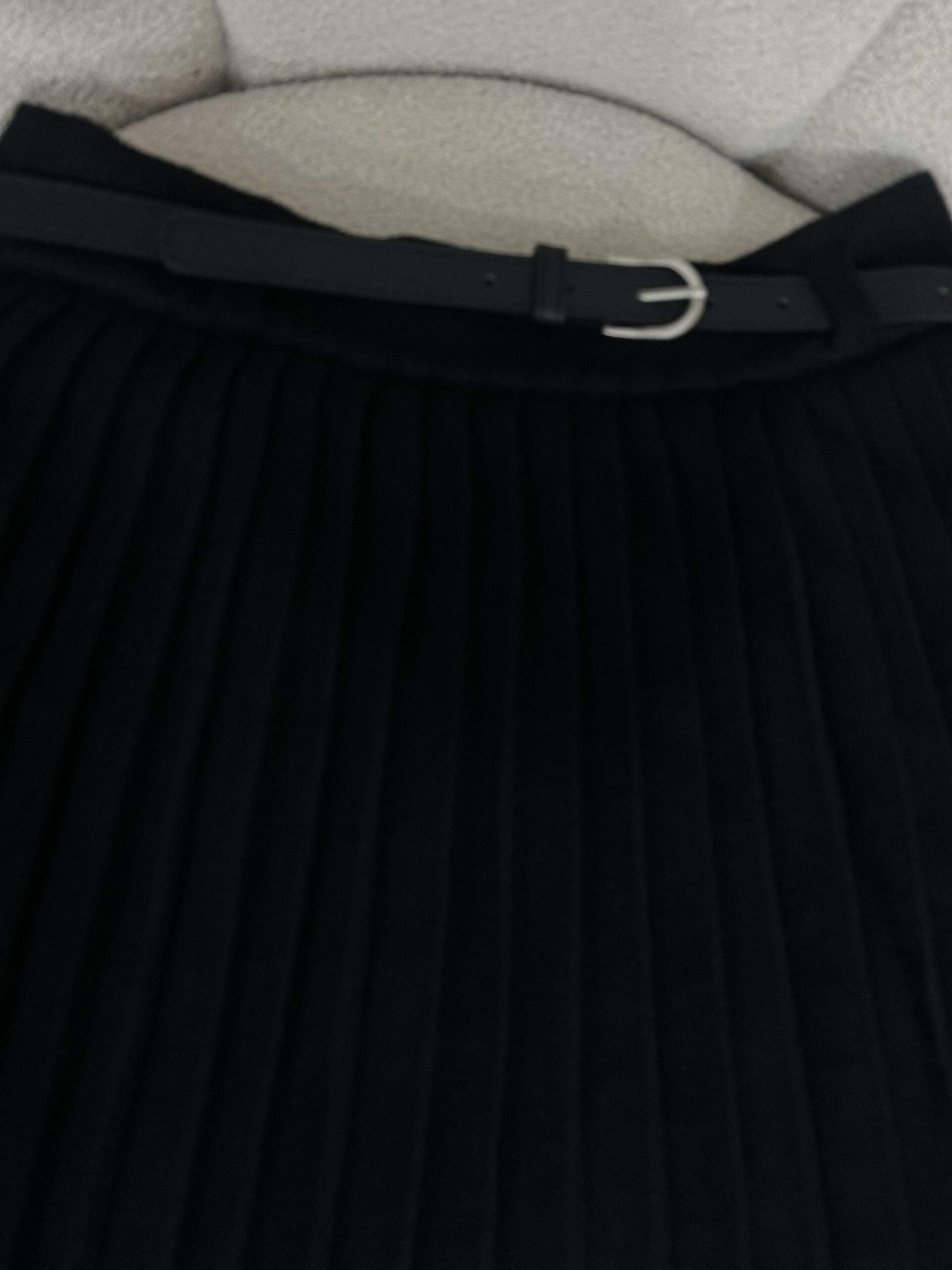 Jupe Noir Plissé Chic – Image 2