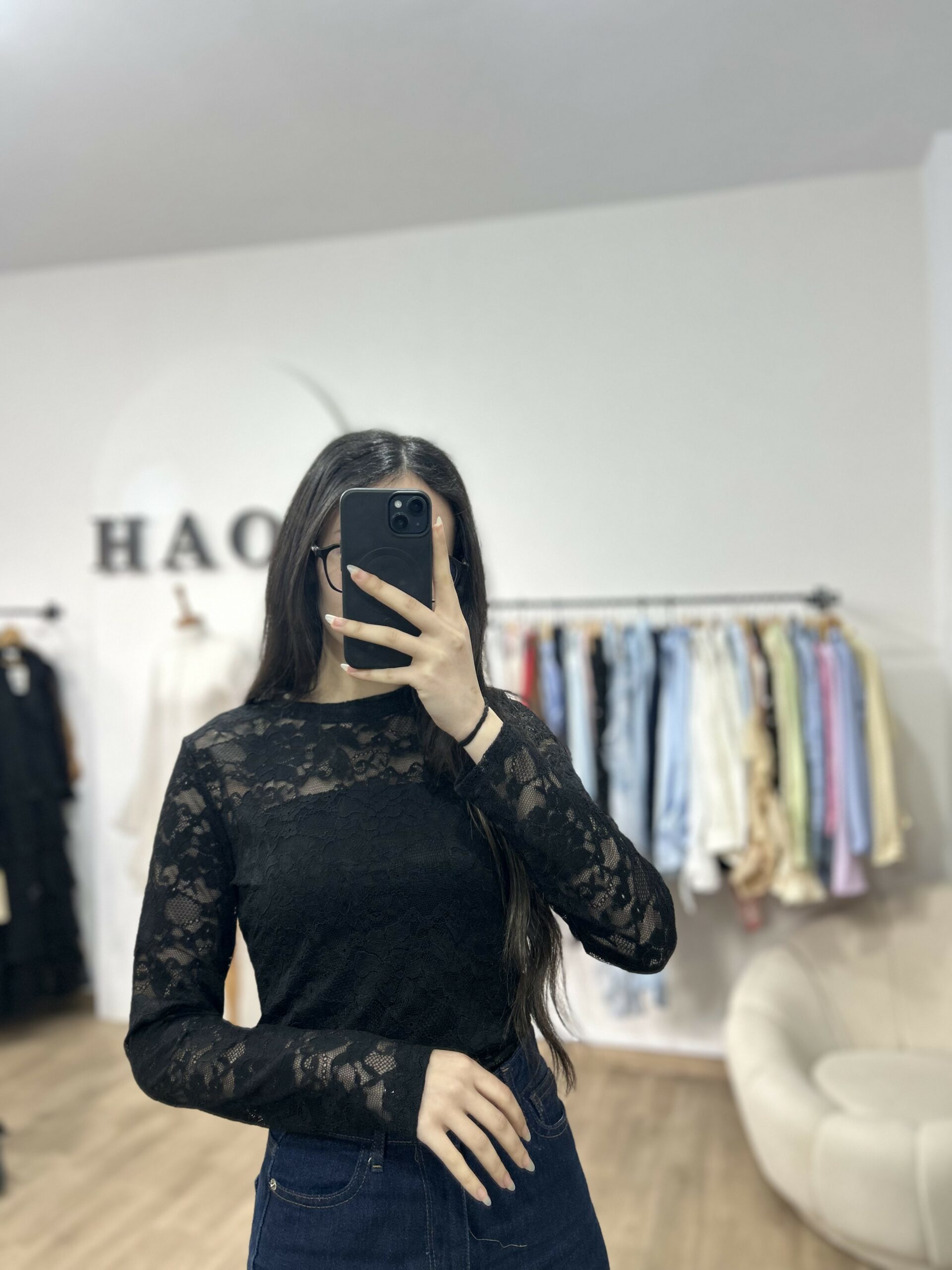 Pull Noir Dentelle