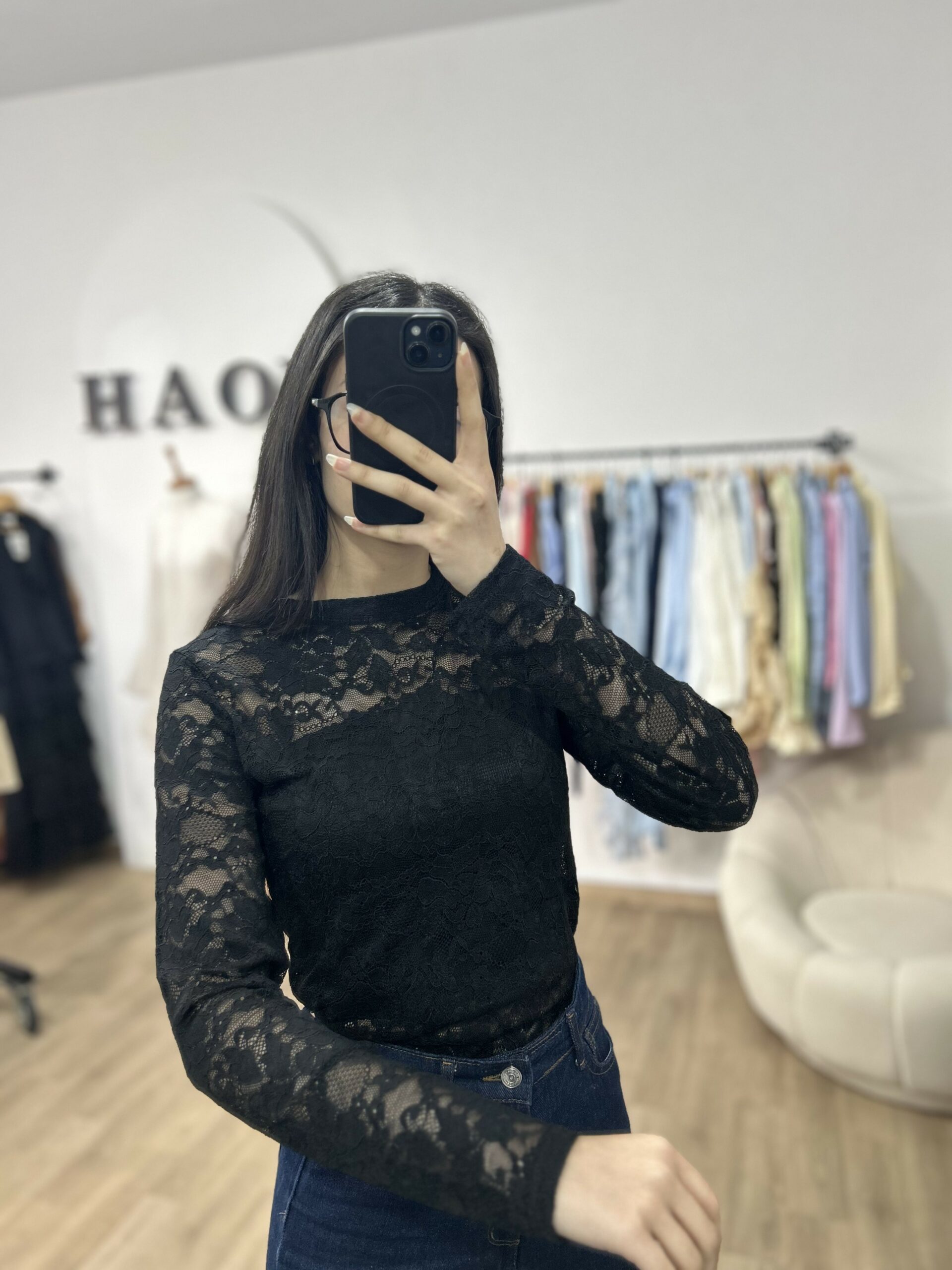 Pull Noir Dentelle – Image 4