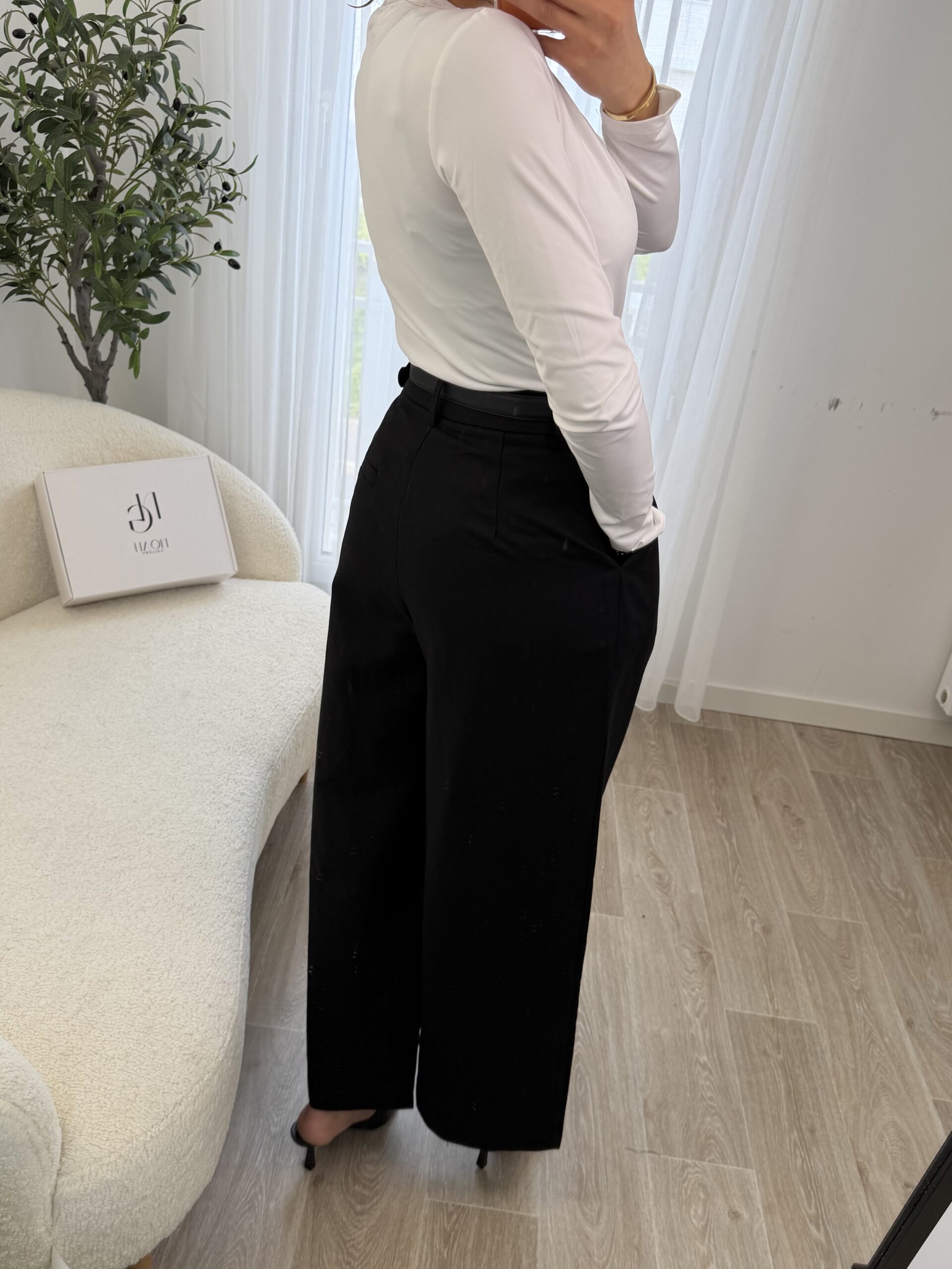 Pantalon Noir Léger – Image 2