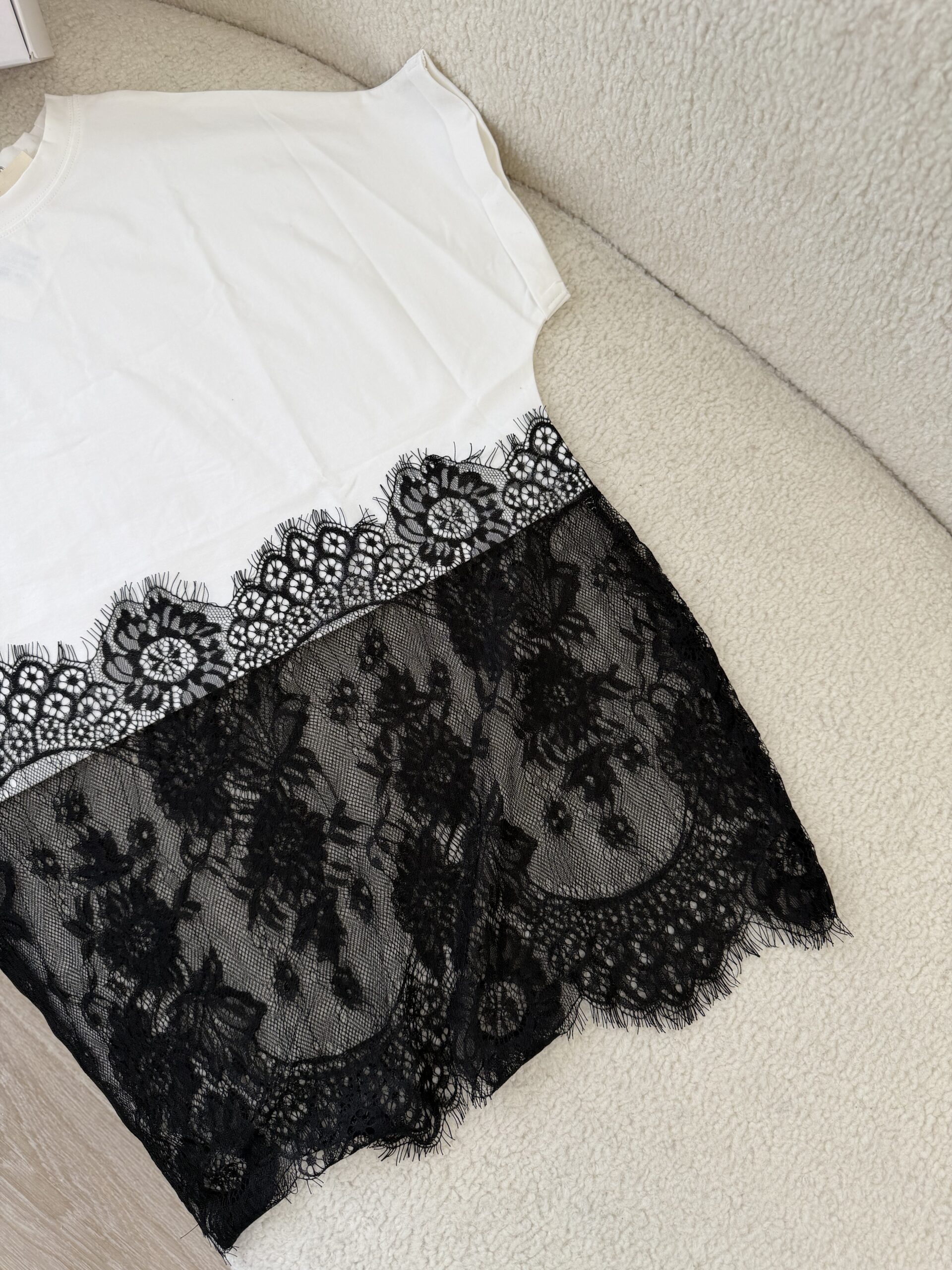 Pull Dentelle Contrastée – Image 2