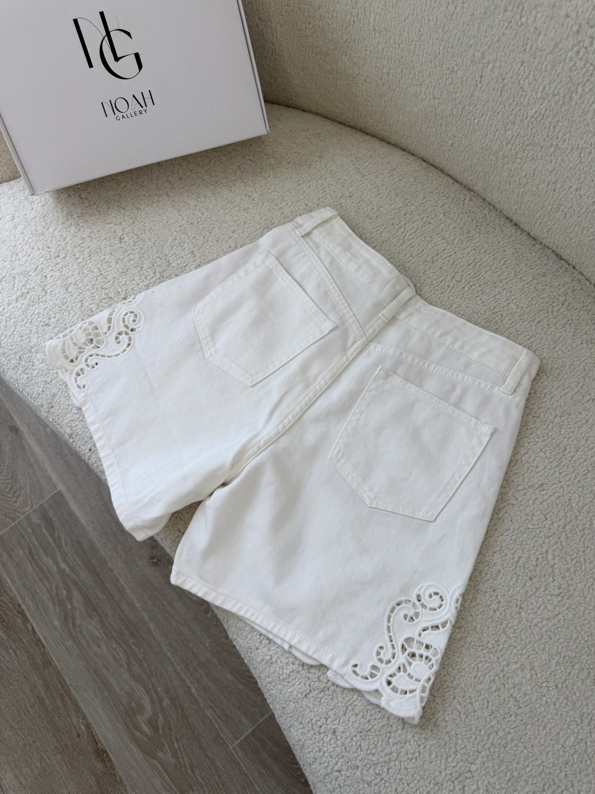 Short Éclat Blanc Brodé – Image 3