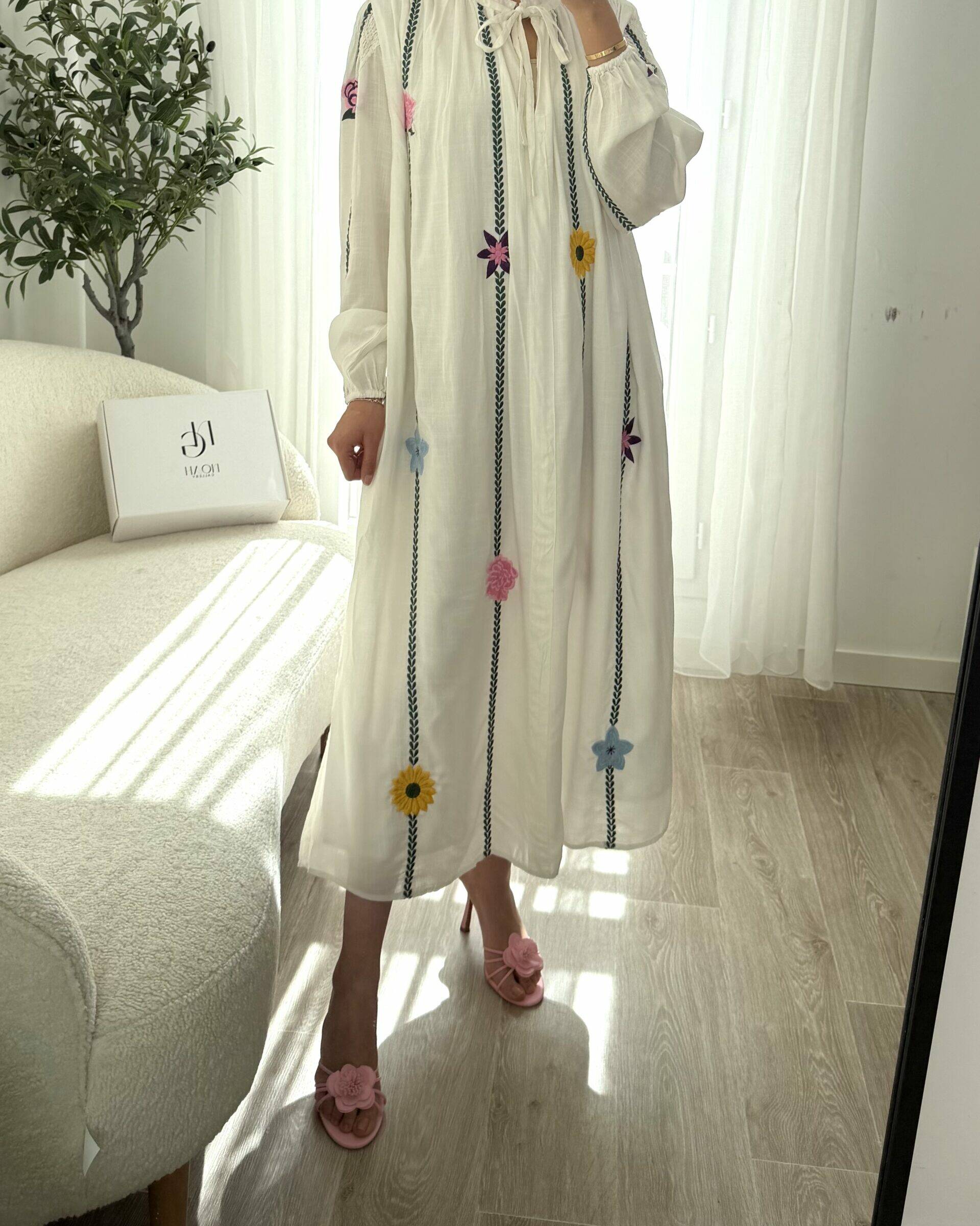 Robe Florale Brodée - Noah
